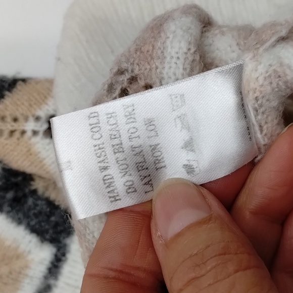 Adora sweater size medium zig zag soft gray orange white tan oversized - Picture 10 of 10